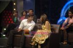 Hrithik Roshan on the sets of ZEE Saregama in Famous on 9th Nov 2010 (16).JPG